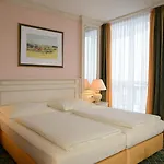 The Monarch 4* باد غوغنغ