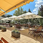 The Monarch 4* באד גיגינג