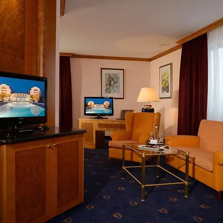 The Monarch 4*