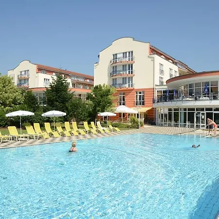 The Monarch Hotel 4*