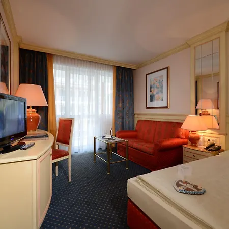 The Monarch 4*