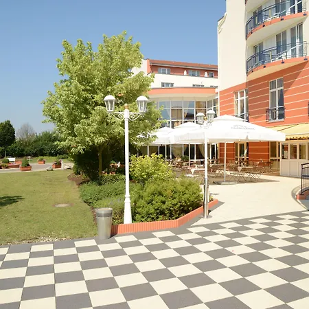 The Monarch Hotel