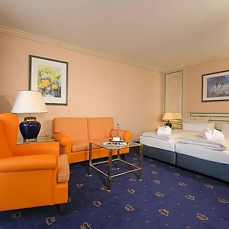 The Monarch 4*