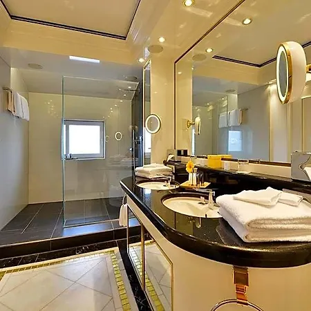 The Monarch 4*