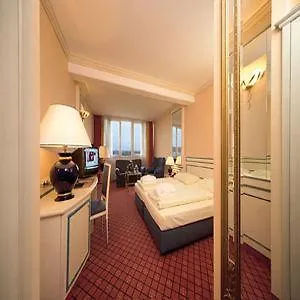 The Monarch Ξενοδοχείο 4*