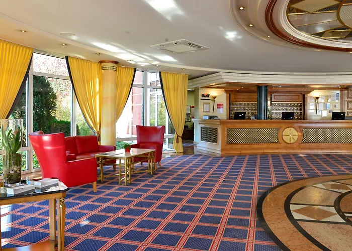 ホテル The Monarch 4*