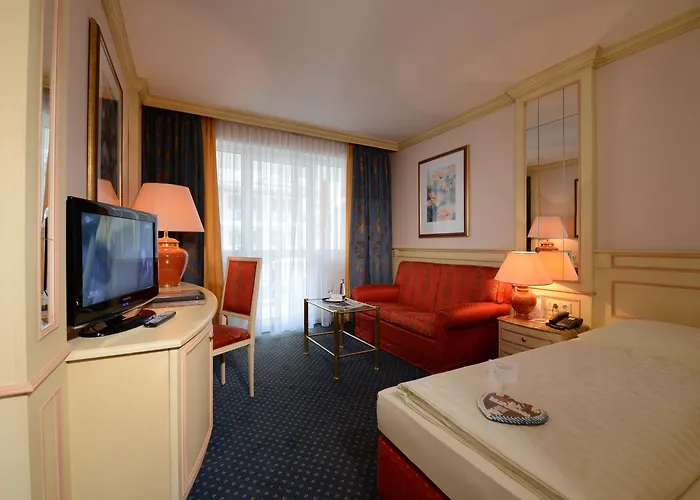 The Monarch 4*